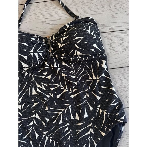 Nip Tuck Swim One Piece Swim Suit Metallic Textured Leaf Black and White US 12 - Picture 3 of 6
